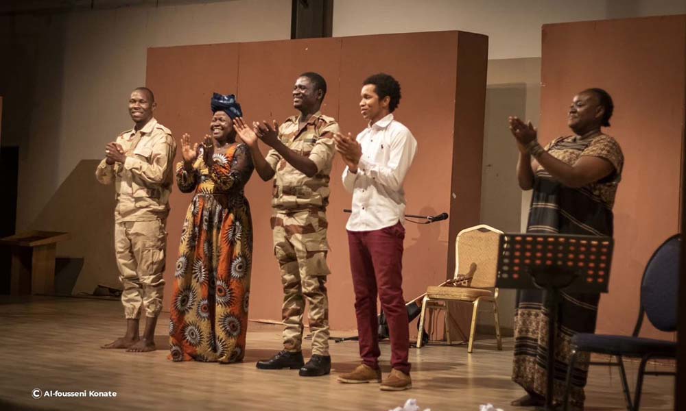 "SANK ou la patience des morts" : la mémoire en scène, la révolution en héritage