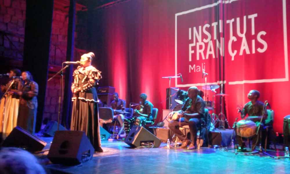 Safi Diabaté, entre maîtrise scénique et émotion