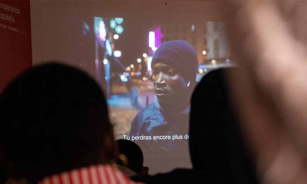 Yamarou Photo invite César Dezfuli qui élève le regard sur la migration à travers le photojournalisme